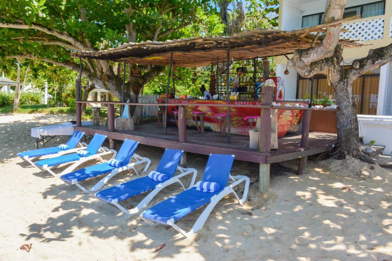Sand And Tan Beach Hotel Ocho Rios Exterior foto