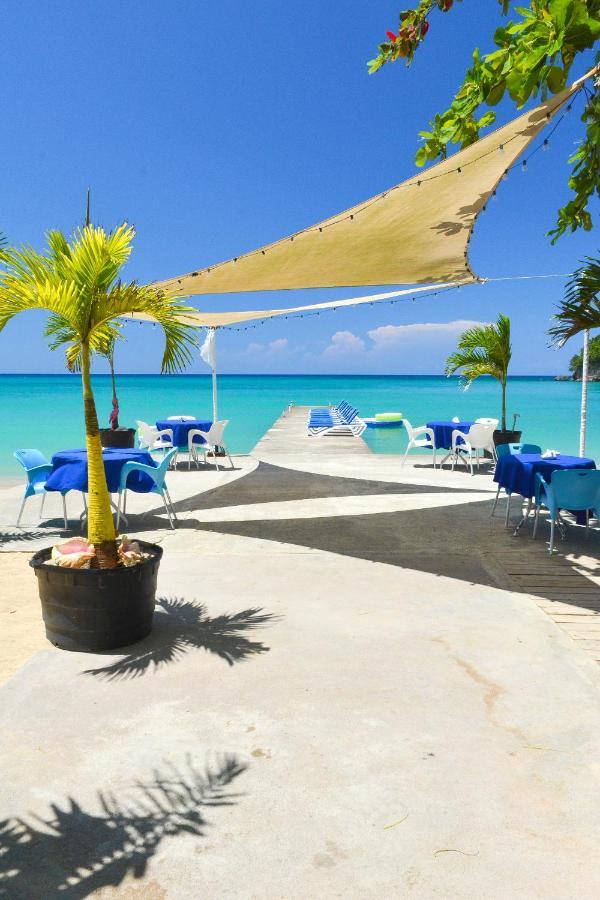 Sand And Tan Beach Hotel Ocho Rios Exterior foto
