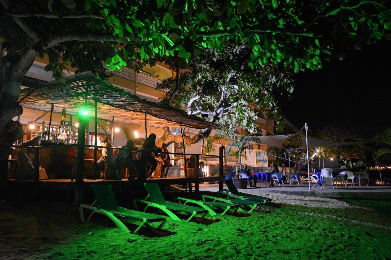 Sand And Tan Beach Hotel Ocho Rios Exterior foto